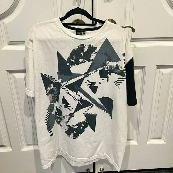 Volcom Men's Black White T-shirt XL Short Sleeve with One-Side black Sleeve - Picture 1 of 7